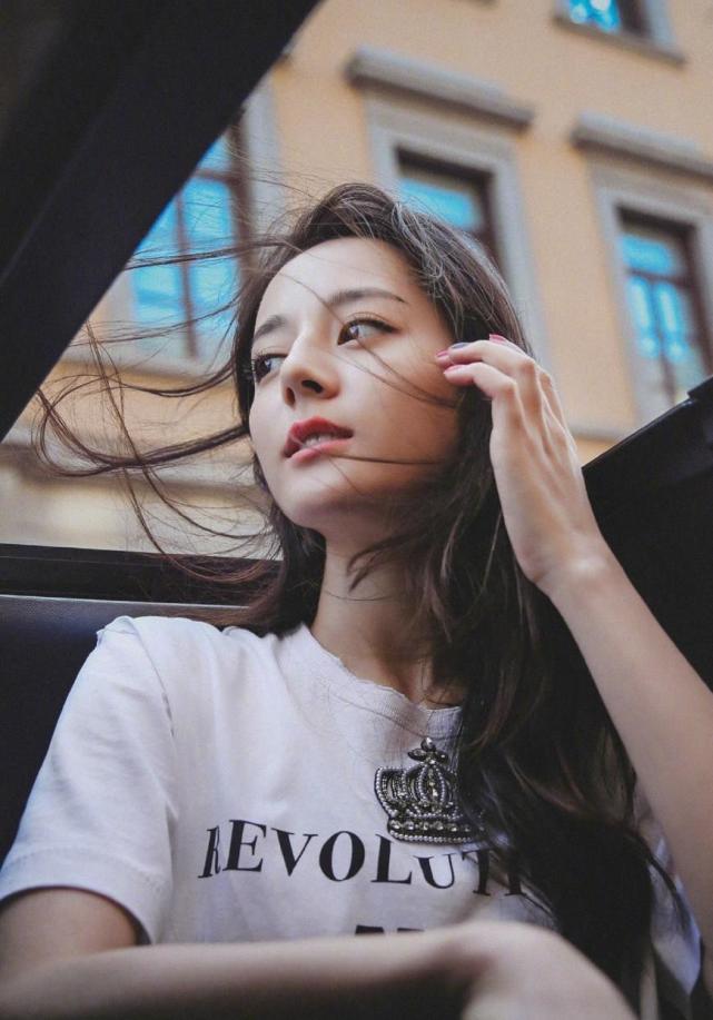 图解迪丽热巴的经典造型,第二个最特别,最后一个简单却最惊艳