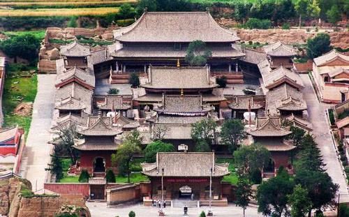 与世无争的青海“小故宫”，藏在深山里600多年