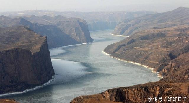 中国又显“洪荒之力”！百万吨黄河水倒灌内蒙沙漠，堪称百年大计