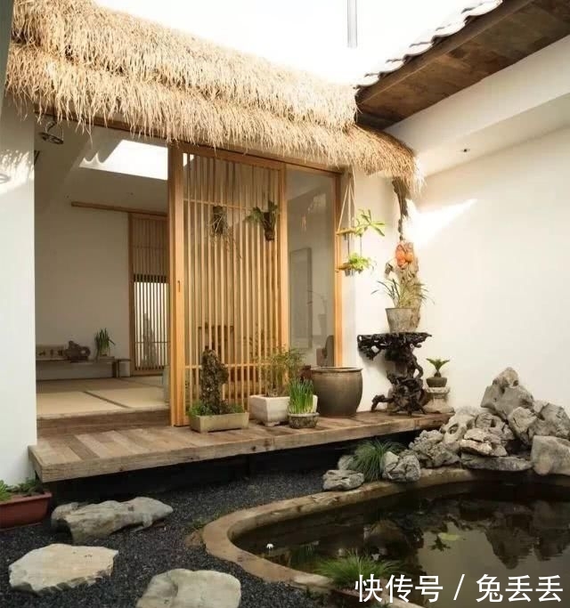  『养花』有个小院子，喝茶养花玩石头