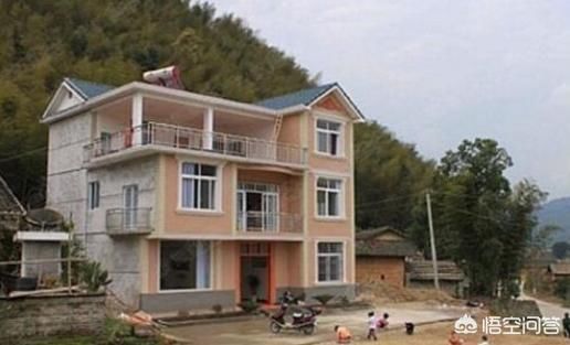 现在很多人不回农村住，为什么还要在老家花大价钱造别墅呢？