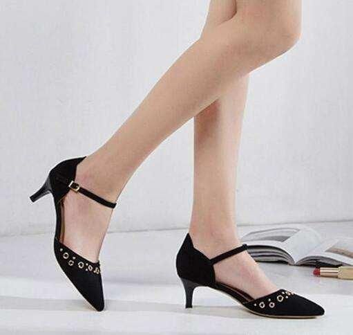 尖尖细高跟，走在时尚潮流最前端，给优雅带来性感魅力！