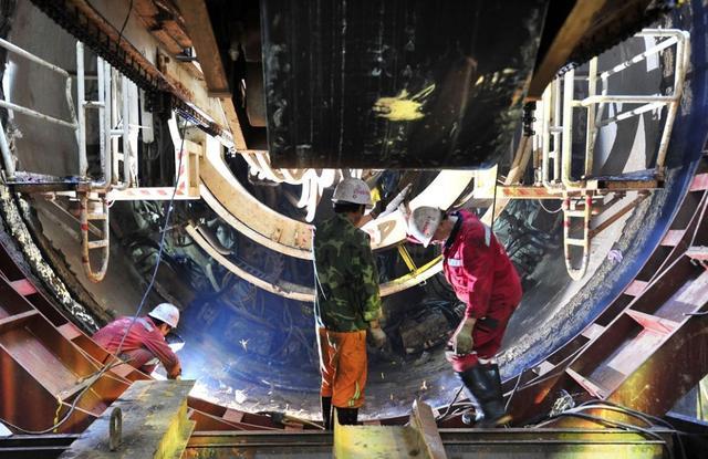 为什么地铁挖得很深，却不会受到地下水影响？长见识了