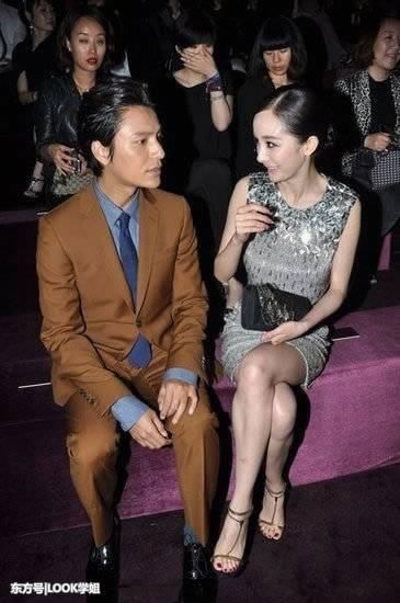 杨幂真敢穿，露背裙秀婀娜身姿，网友：陈坤看哪都不合适