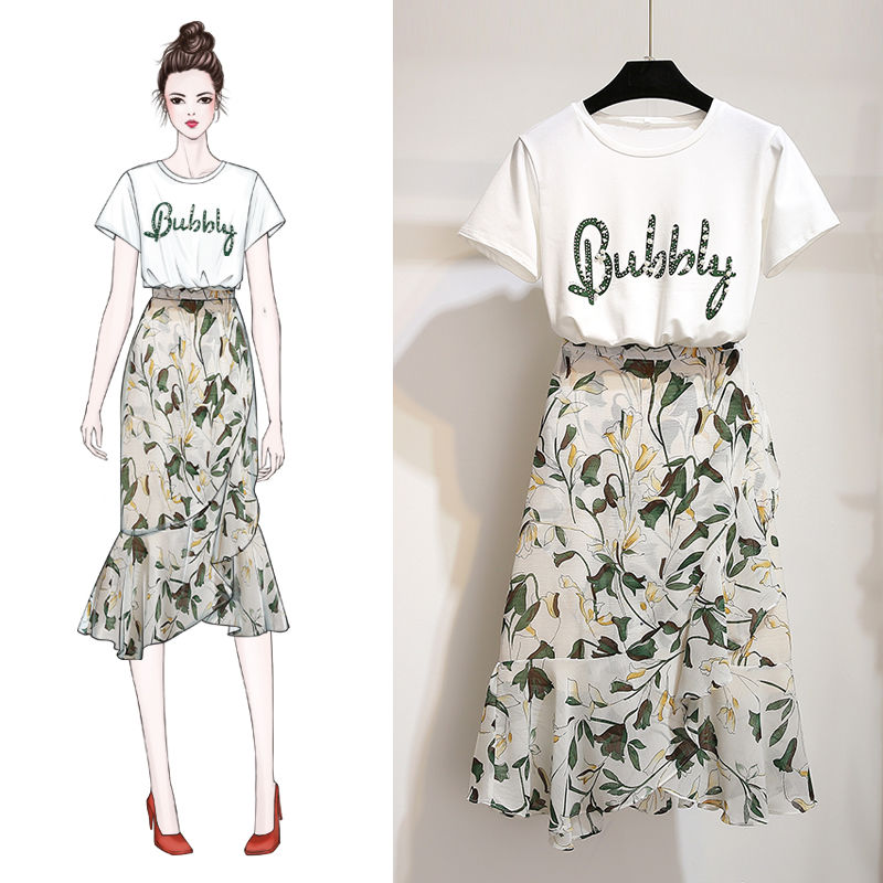 35岁老婆穿包臀裙+高跟鞋，显白鲜嫩像22岁少女，魅力挡不住