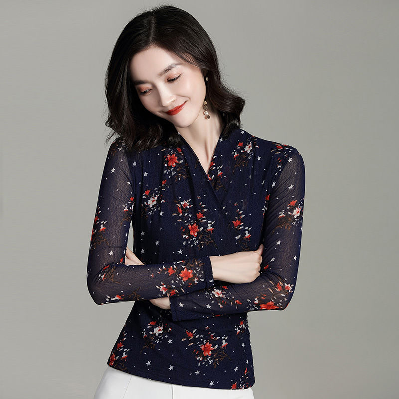 不是我吹!妈的衣品确实高，瞧她新买的小衫，配烟管裤，洋气贼美