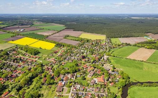 不想辛辛苦苦出去打工，那就选择这几种创业路子，让你轻松赚大钱