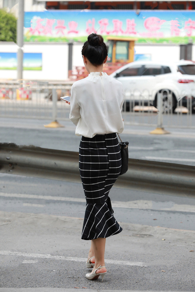  半身裙：穿搭要彰显气质, 选择精致裙装, 让你美的很有格调