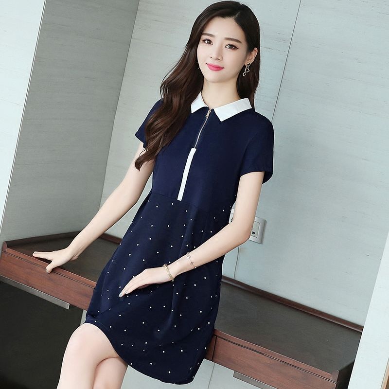 70后姑姑穿这“娃娃领”减龄裙后，洋气显年轻，美的路人三回头