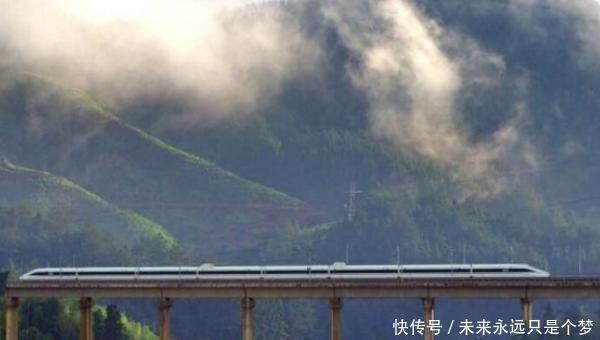 为何高铁不走直线,要绕着走弯路?看完佩服了