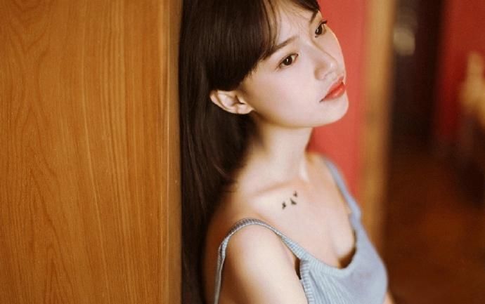 性感睡衣美女私房露背诱惑写真图片