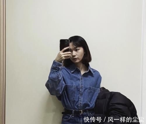 「段奥娟」段奥娟真是敢穿!穿一件白色短款小吊带,“巴掌腰”更是吸睛