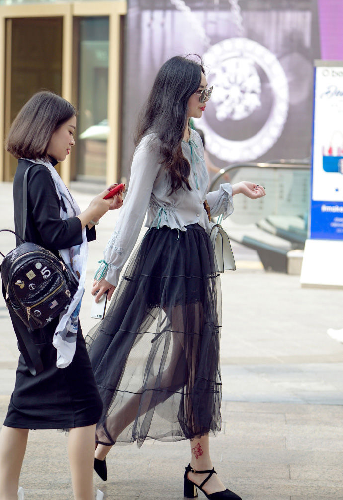 街拍重庆，高贵又时尚的潮流穿搭参考，让你气场立马变大