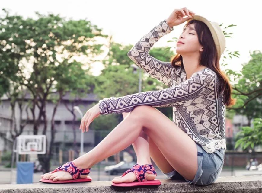 迪丽热巴慢游全世界正片出炉，每一个画面都美到窒息!!