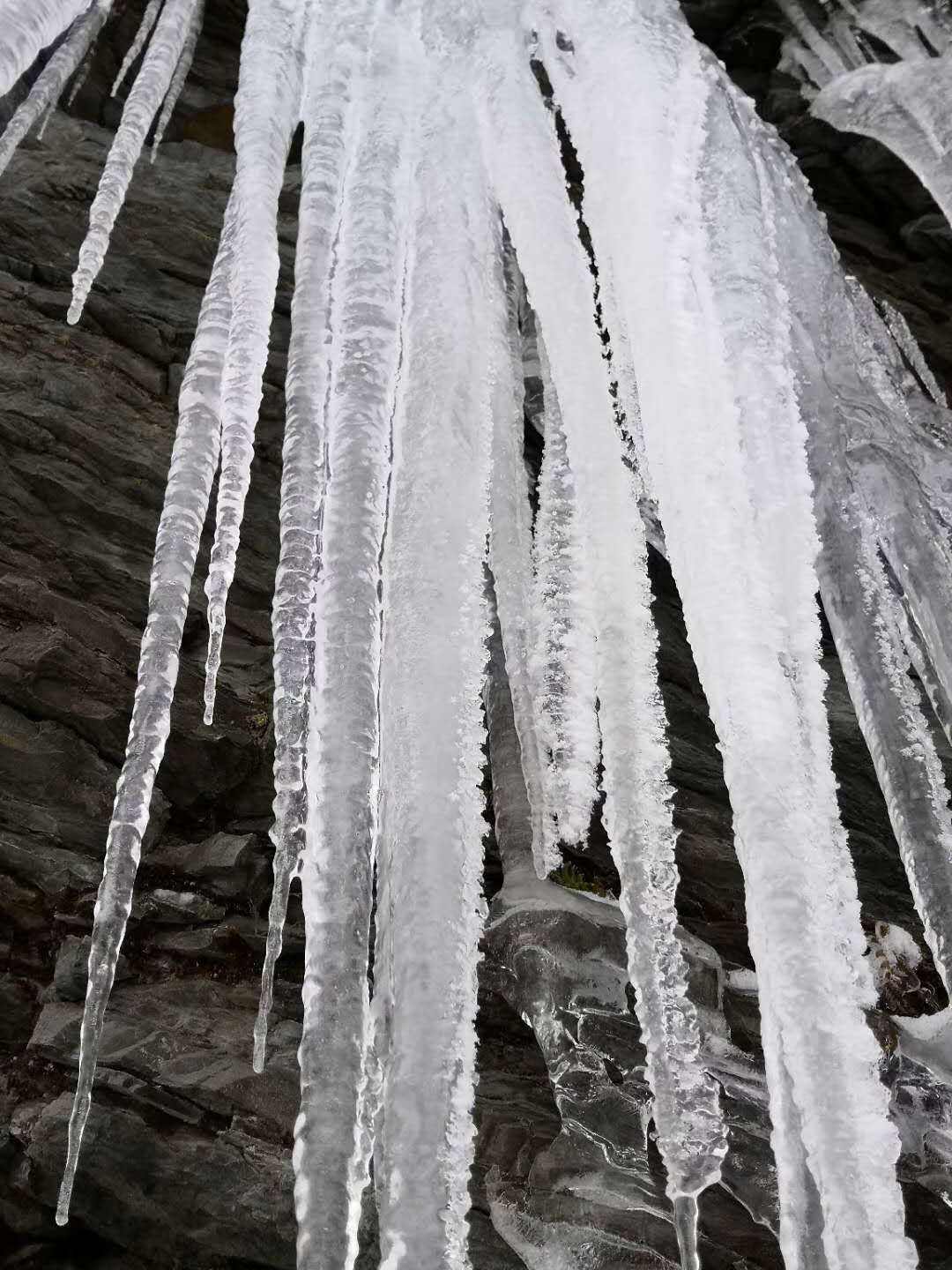 光雾山冬季冰瀑奇观，网友:美到哭!