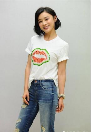 法则:聪明的女生会穿搭,掌握3个“穿搭法则”,你也能比同龄人显年轻