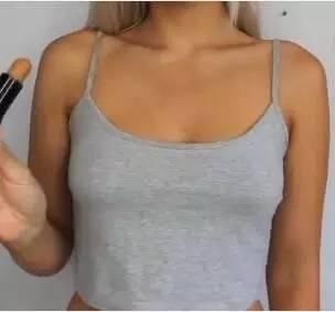 20年前化妆术,对比如今的化妆术,胸都能画,太厉害了!