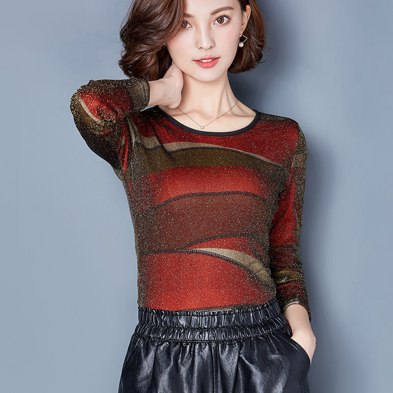 国庆出游，穿9款小衫，同行同事夸我长得精致有气质，心里美滋滋