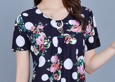 谁说妈妈装太土?下面几款衣服最适合40-50的女人，很好看