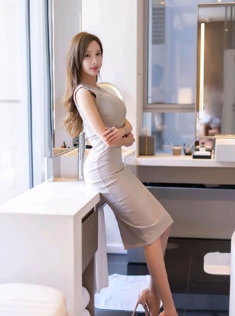 性感|性感美女天生丽质,颜值高灵动出众,成熟端庄典雅!