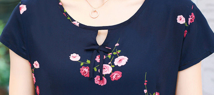 不骗你!从未见过这么美的棉绸裙，51岁婆婆穿上，比旗袍还优雅