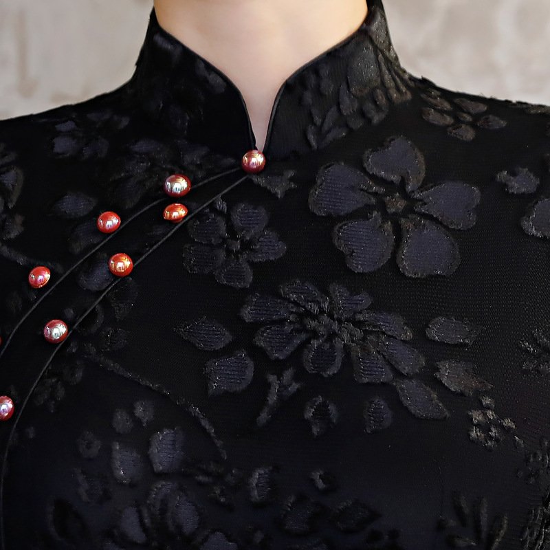 等七八天，旗袍裙终于上新!看完立马买2件，婆婆穿美到不可思议