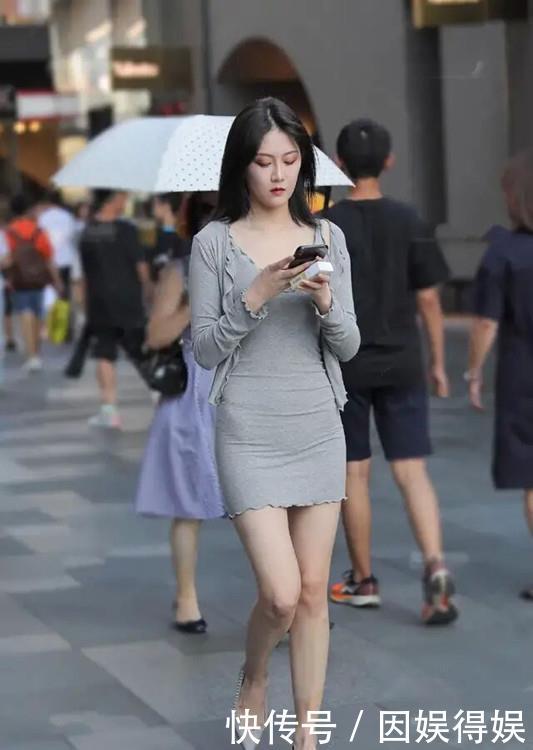 「绚丽多姿」街拍,春夏季美女的漂亮连衣裙,绚丽多姿展示时尚个性