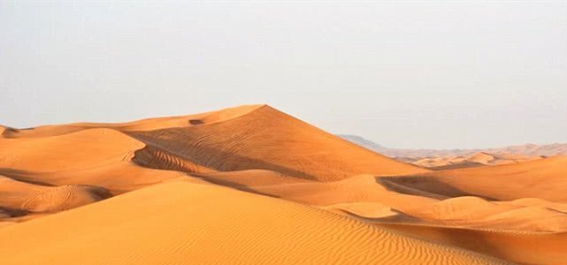  「高铁」厉害了！中国建造“第一条”穿越沙漠高铁，耗资达78亿