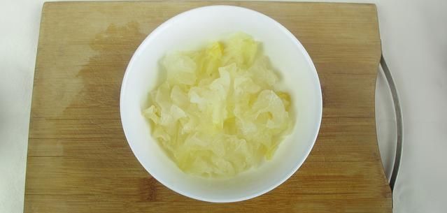  「银耳」头发湿透的银耳？有的人先斩后奏，有的人直接泡泡，一步一步！难怪不厚不粘