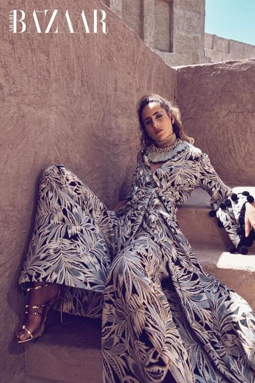 不走秀就回去继承家业？沙特史上第一位走上高定秀场的模特就是她