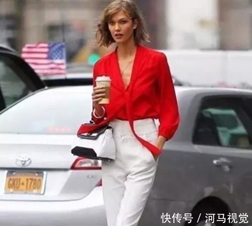 半身裙@还有人在秋天穿连衣裙?换这三套应季的搭配看看,通勤约会都能穿