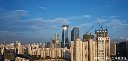 看完德国的富人区,再看中国的富人区,一个住富豪一个住土豪