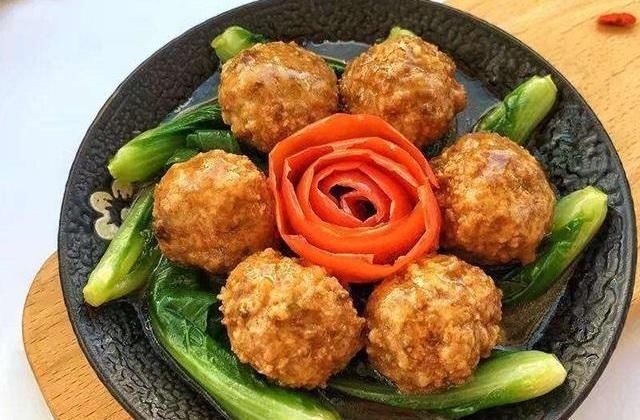  #料酒#美食推荐：鹌鹑蛋肉丸、红烧鸭块、香菇油焖笋、剁椒烧茄子的做法