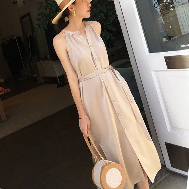 本以为蚕丝裙就够美了，没想到无袖裙更秀魅力，咋穿都得劲