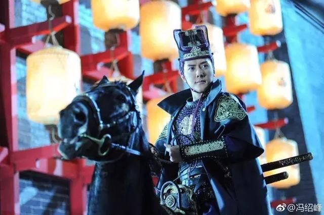 骗局又双叒翻新!女孩接“快递”电话后，支付宝的7万突然消失了