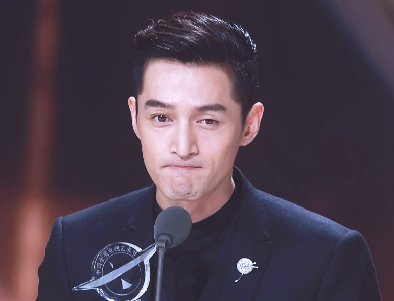 胡歌悼念砍人事件，被质疑炒作，网友:不懂就不要乱说