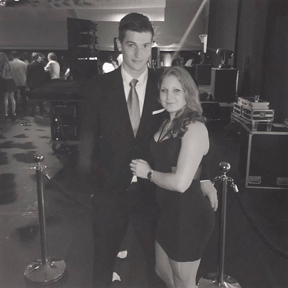 她绝食到21公斤奄奄一息，终成“微胖女神”