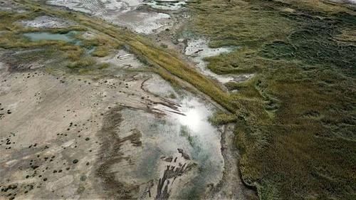 中国挖出亚洲最大的沙漠水库，蓄水量比西湖大10倍，却饱受争议