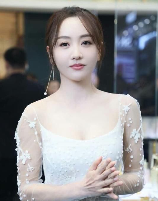  「气质」“高级女人”会有的3个特质，你若中一半，颜值、气质都不会差！