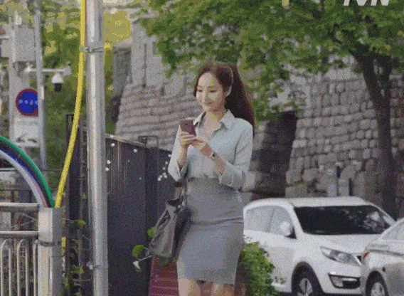 金秘书:铅笔裙怎么穿得高级又好看?教科书级别的穿法在这里!