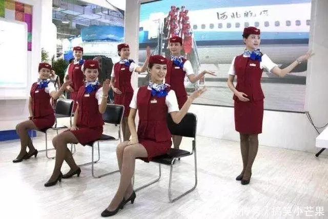 为什么空姐夏天要统一穿配丝袜？我认为还有别的原因