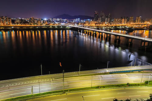  唯一■中国唯一的海外港口城市，投资上千亿建在他国首都，却只