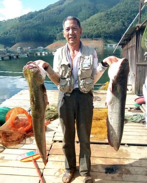  「泡沫箱」万峰湖真的是钓鱼人的天堂吗？