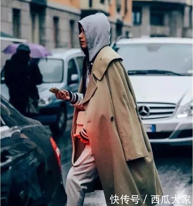  实用@这一件风衣，穿出5种实用且时髦造型