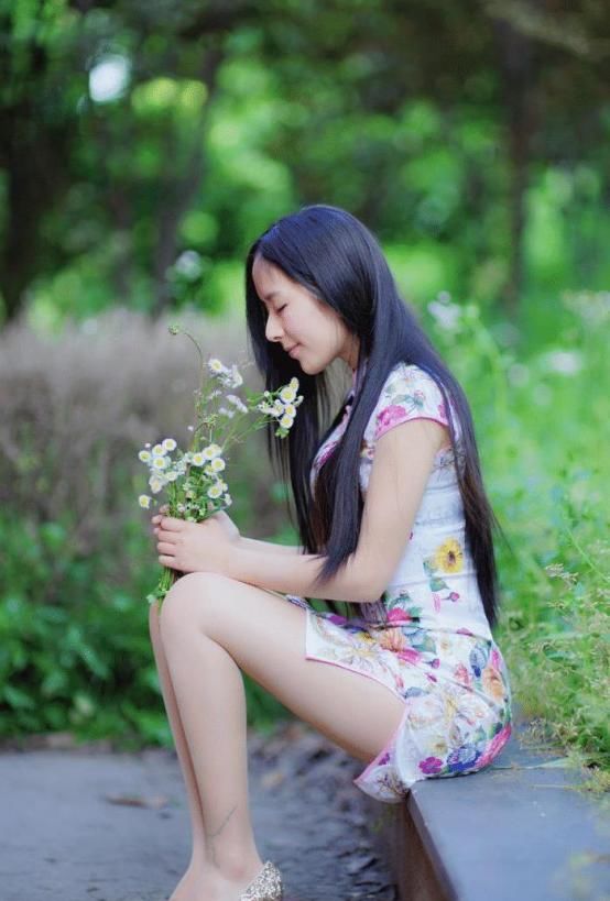 简约|简约魅力十分靓丽的小姐姐,人美衣美,简约中带出一丝时尚!