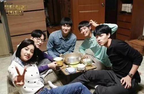 韩国文化：韩国人为什么这么喜欢坐地上？