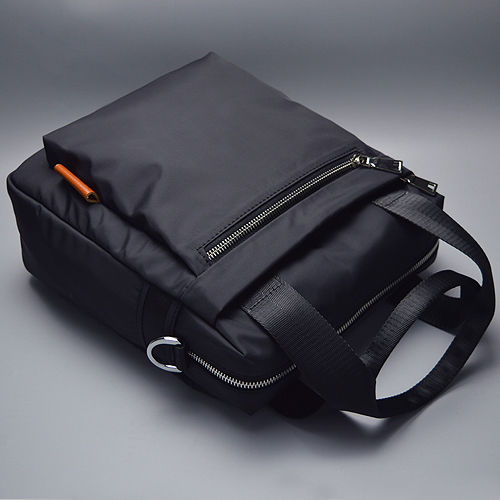 中国造男包一夜成名，防水耐刀割，时髦帅气真男人，一顿饭钱可买