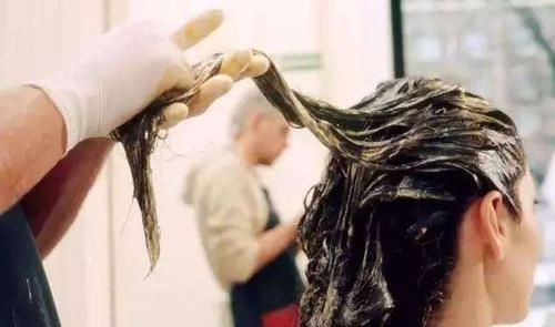 #染发剂#头发该不该经常染?专家:有致癌性,但染前注意5点便可放心染