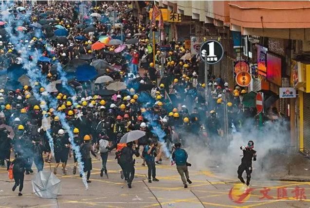 分清楚！有批暴徒绝不是示威，就是要把香港＂往死里整＂