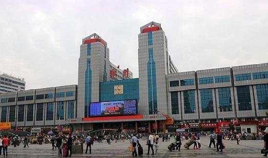 中国最“霸道”火车站，可以到达国内任何省会，却建在二线城市